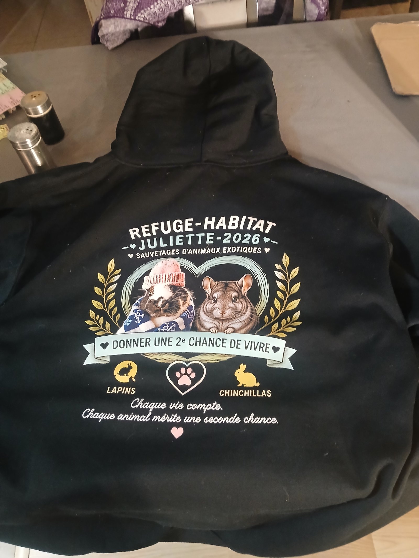 Kangourou noir officiel du Refuge Habitat Juliette